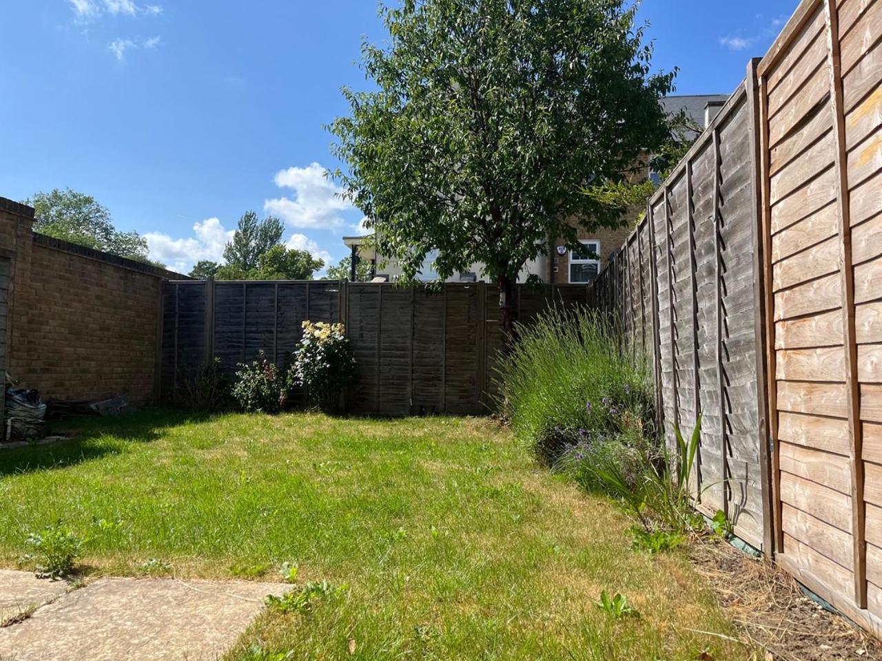 Bromley Common- Double Bedroom With En-Suite With Private Lounge In Shared Town House Exterior photo